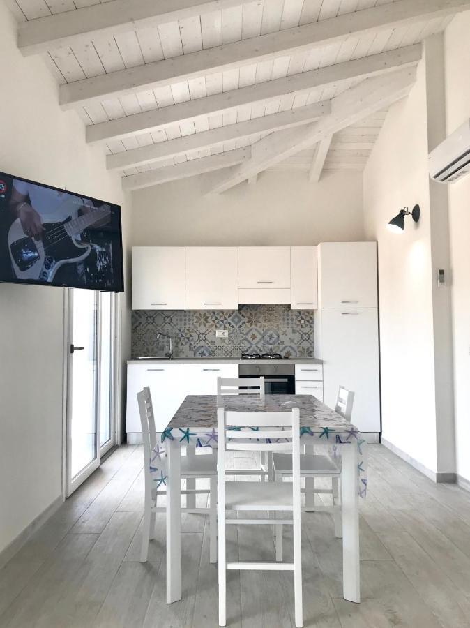 Case Vacanze Bianco Mare Porto Pino Exterior foto
