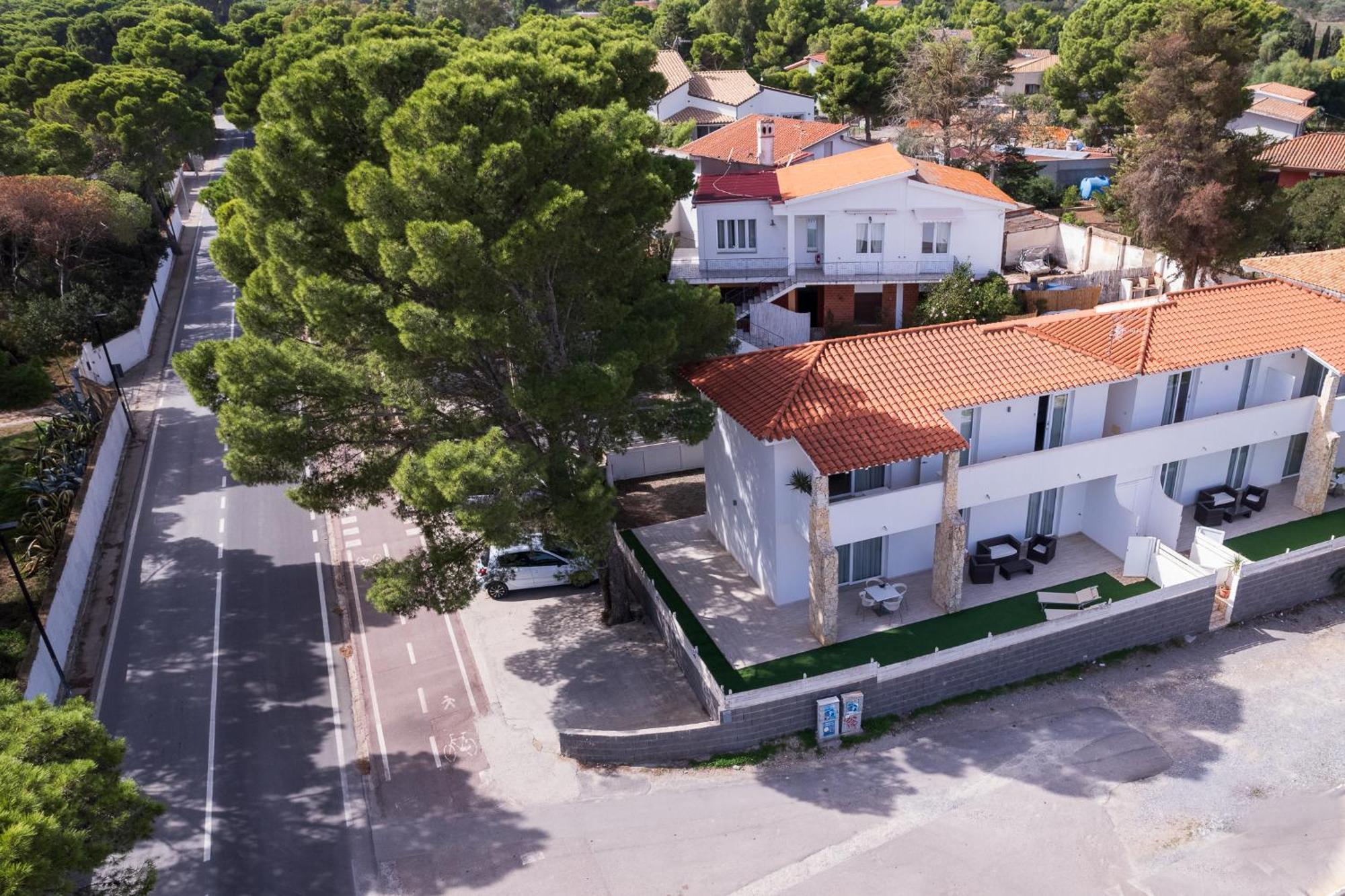 Case Vacanze Bianco Mare Porto Pino Exterior foto