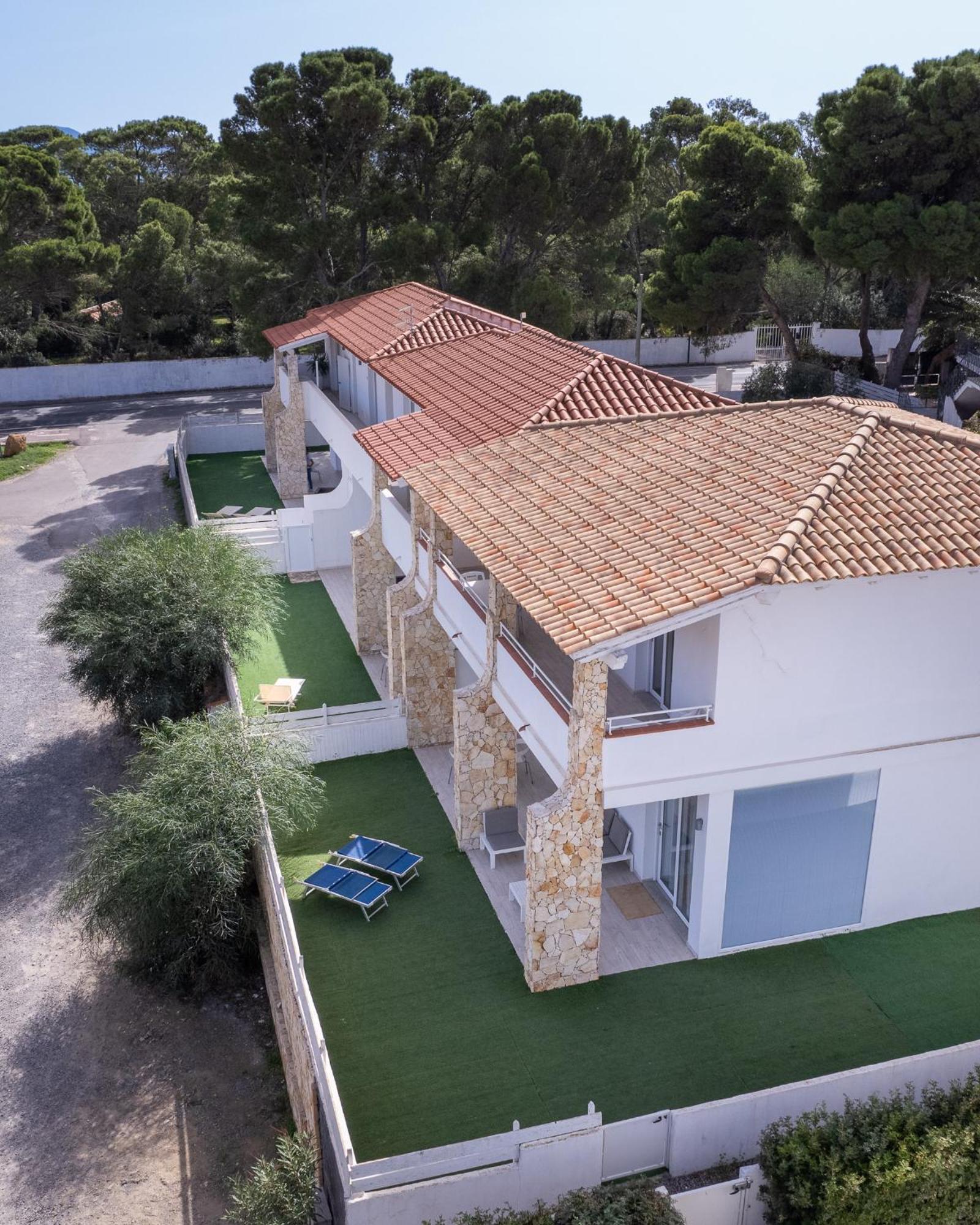 Case Vacanze Bianco Mare Porto Pino Exterior foto