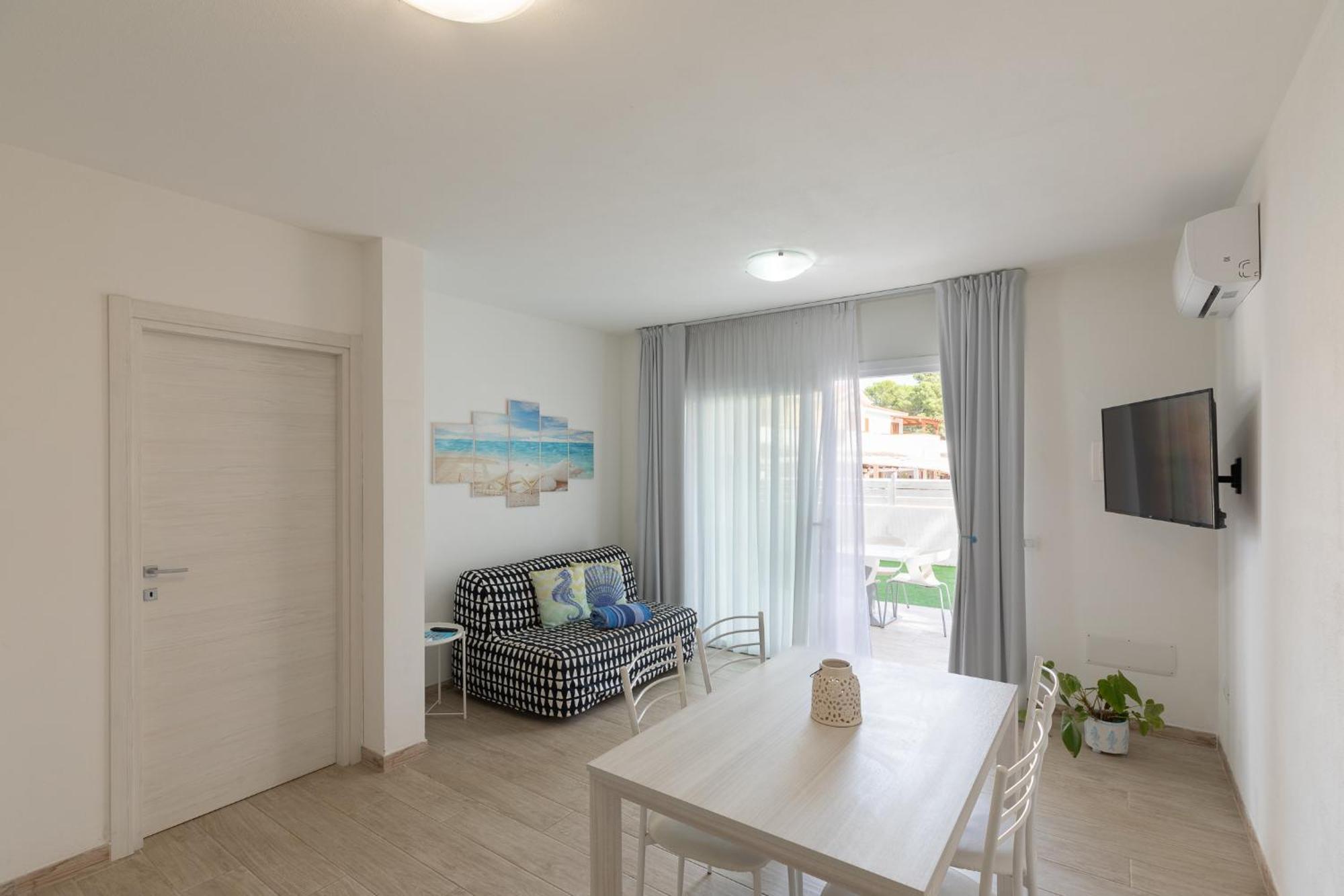 Case Vacanze Bianco Mare Porto Pino Exterior foto