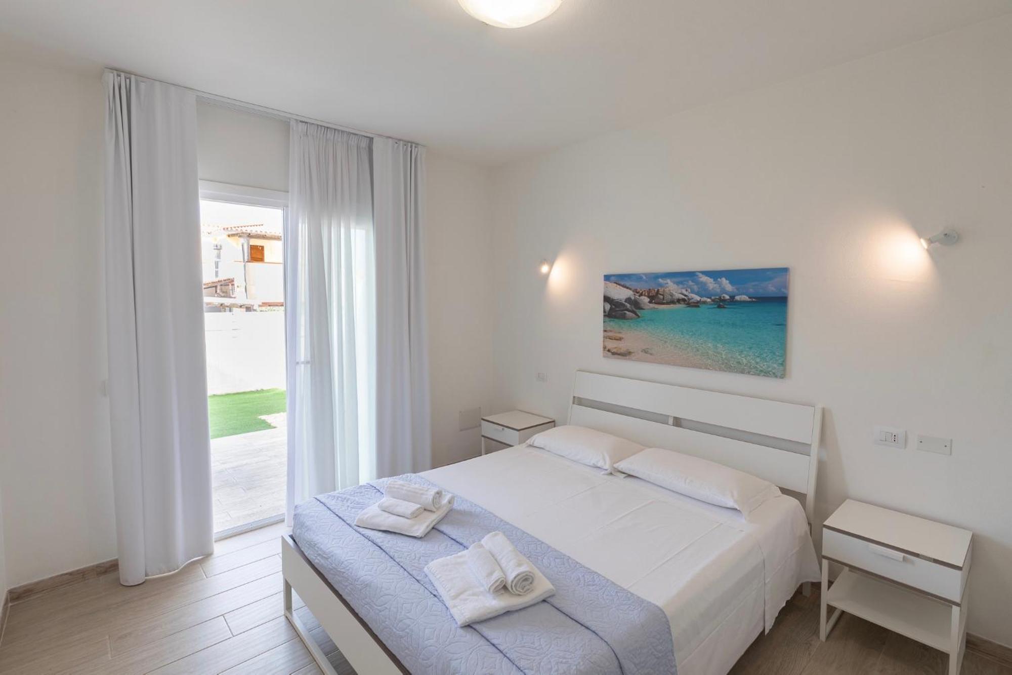 Case Vacanze Bianco Mare Porto Pino Exterior foto