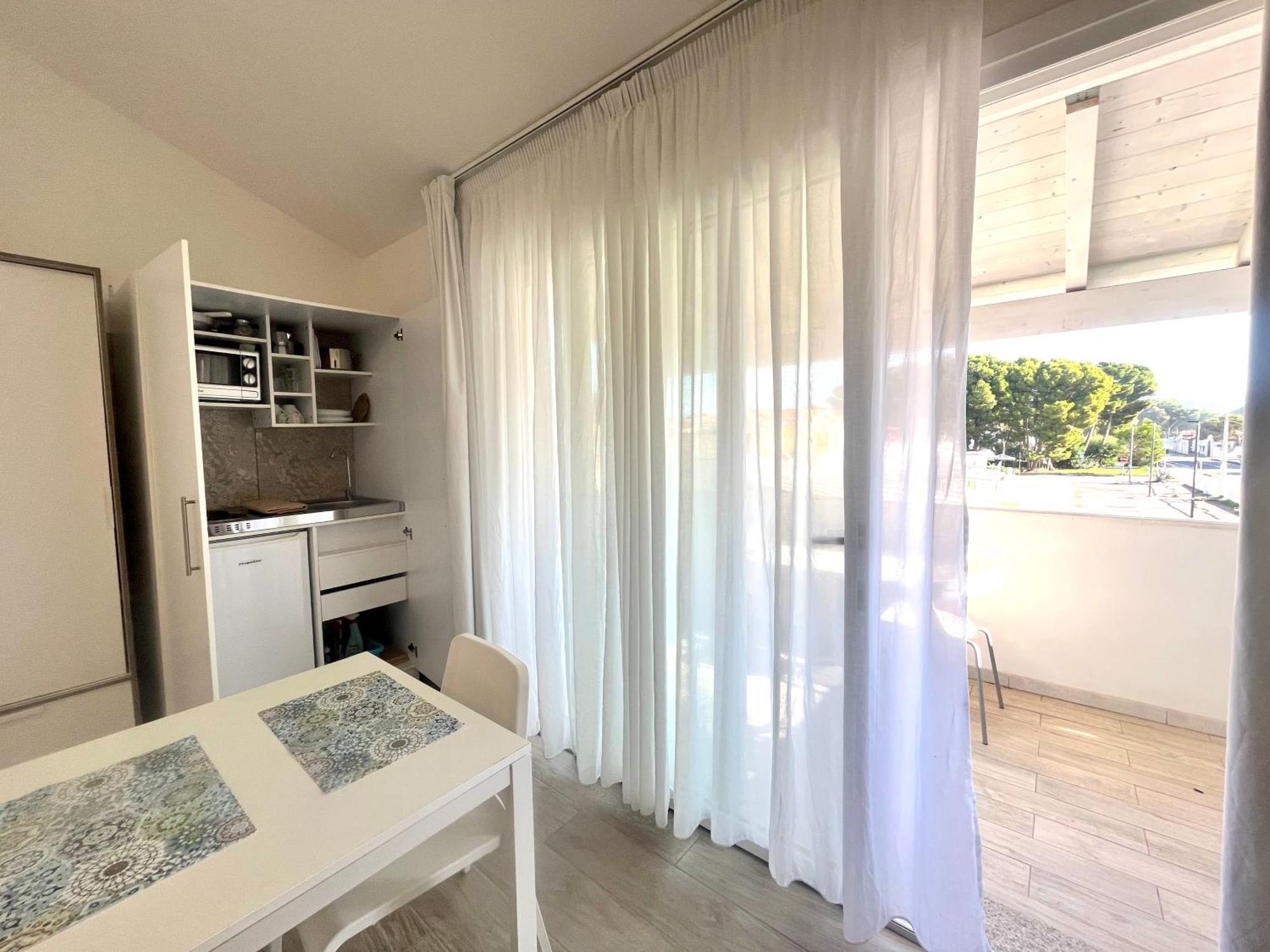 Case Vacanze Bianco Mare Porto Pino Exterior foto